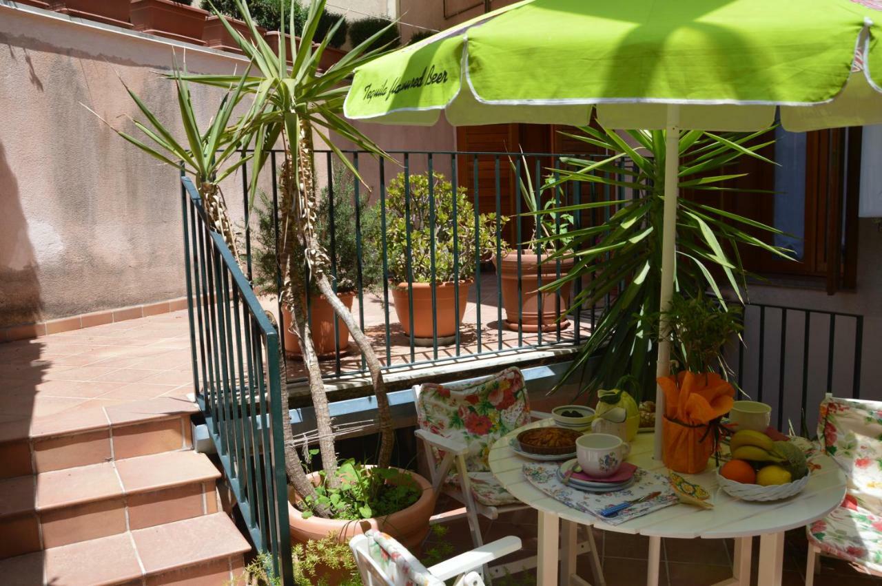 B&B Vicolo Del Chiostro Aci SantʼAntonio Dış mekan fotoğraf